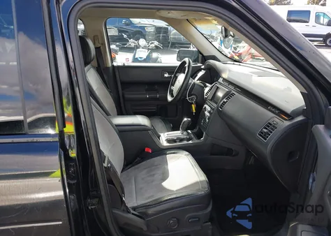 2011 Ford Flex Titanium z USA, uszkodzony, nr VIN 2FMGK5DCXBBD25097